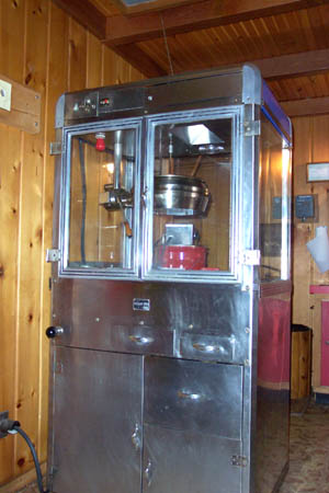 Pines Theatre - Popcorn Maker